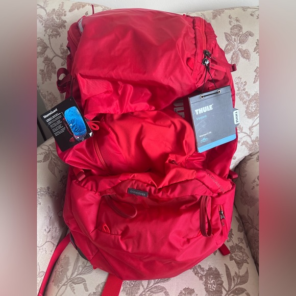 Thule Other - Thule Versant 70L Hiking Backpack NWT
